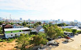 Pattaya Plaza Condotel Large Studio Apartment Sukhumvit